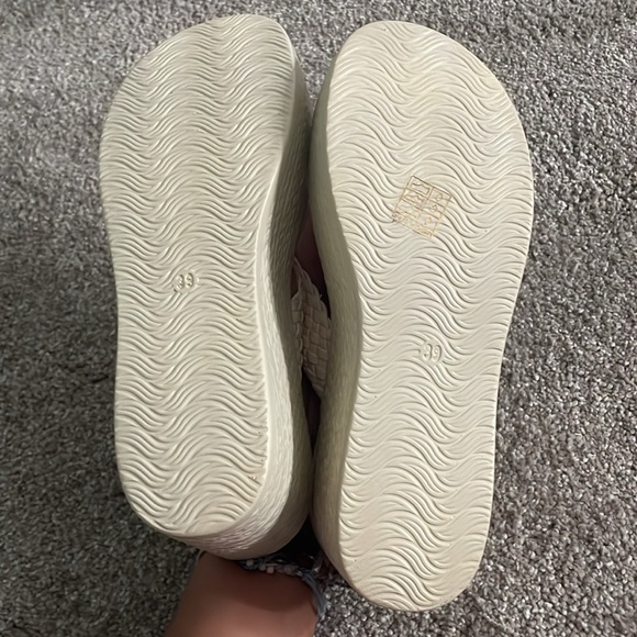 NWOT Women's Cream Woven Platform Sandals - Picture 5 of 5